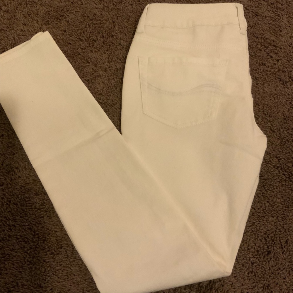 Women’s jeans/ white / never worn / SO brand